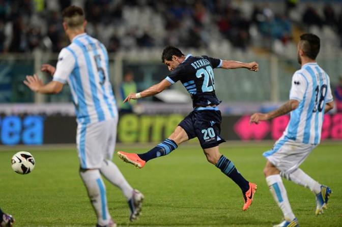 Il terzo gol del Napoli segnato da Dzemaili. Ansa